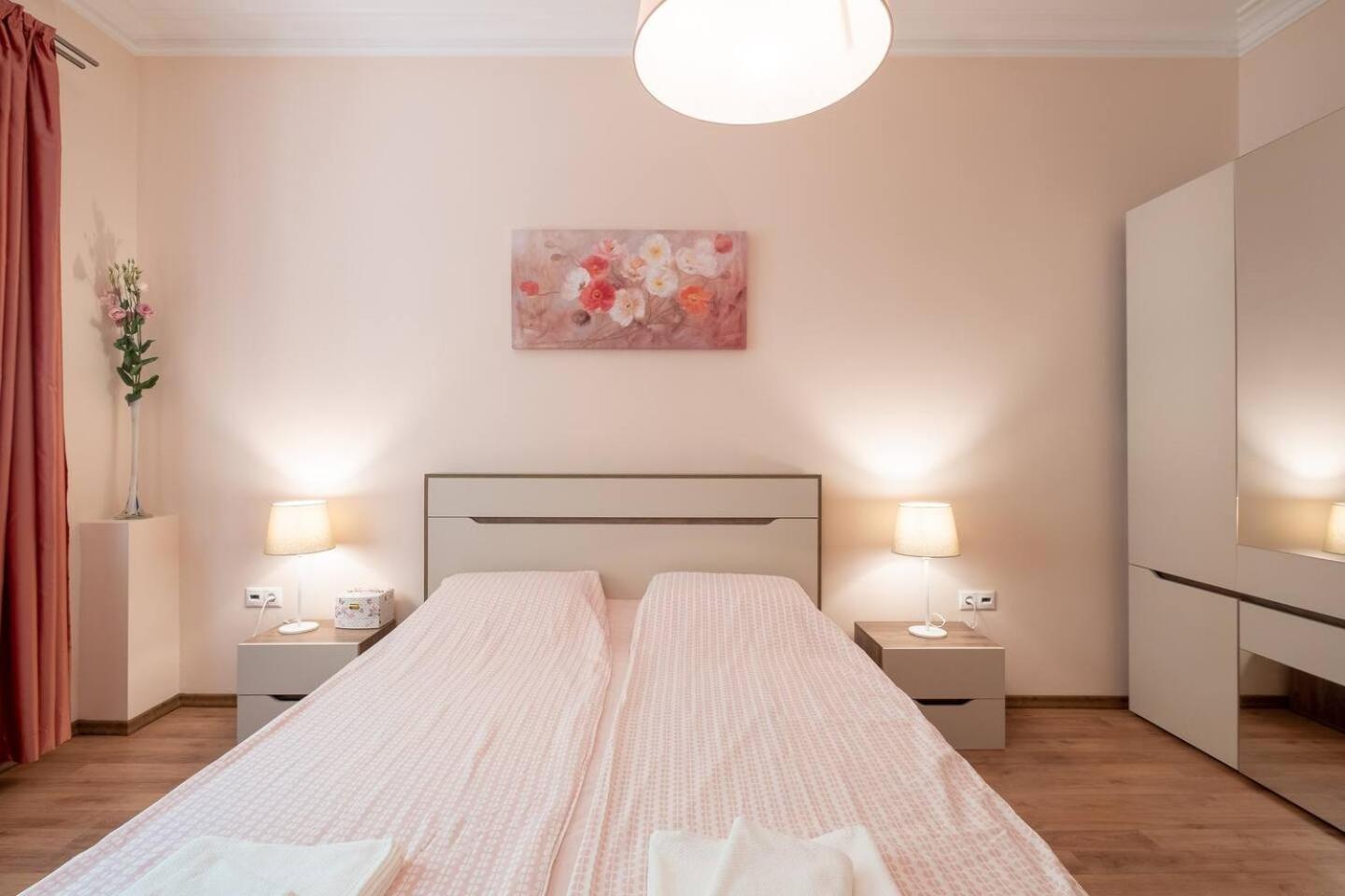 Top Pick! Central Spacious 2 Bedroom Apartment Sofia Bagian luar foto